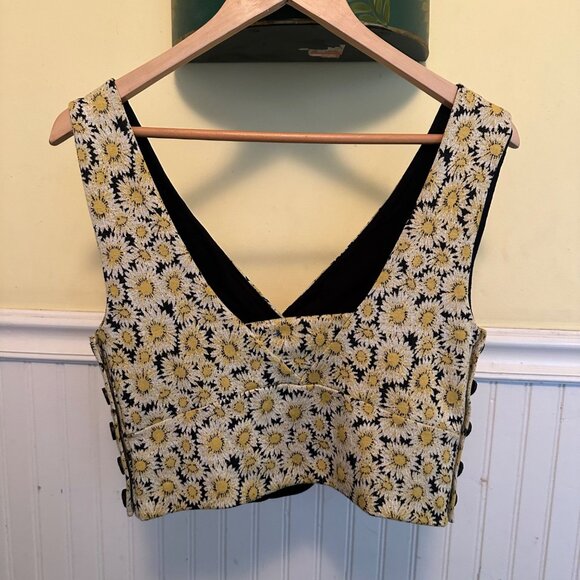 Maeve S Anthropologie Yellow Daisy Patterned Sleeveless Crop Top Side Buttons - Picture 2 of 6
